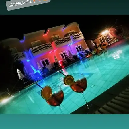Daphne Hotel 3*