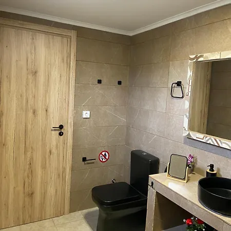 Daphne Hotel 3*