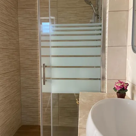 Hotel Daphne 3*